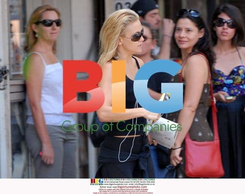 Kate Hudson Out in NYC with Son