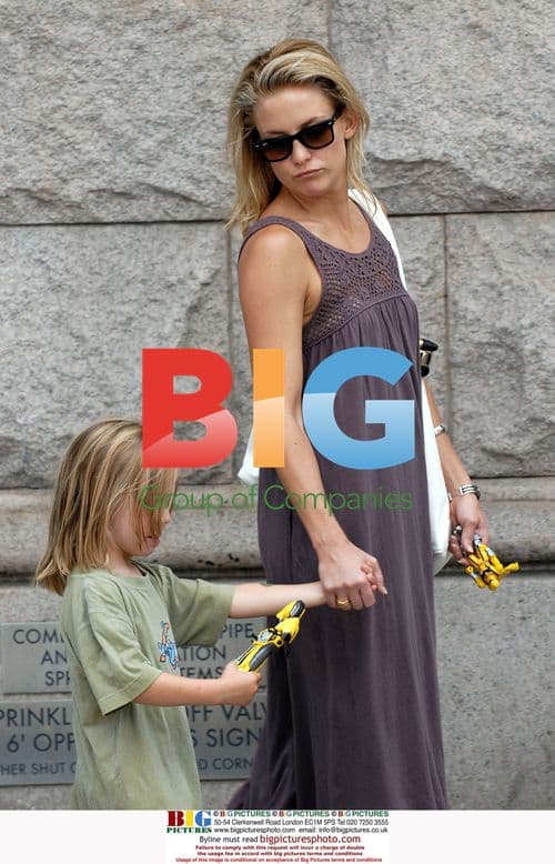 Kate Hudson Enjoys NYC Day with Son