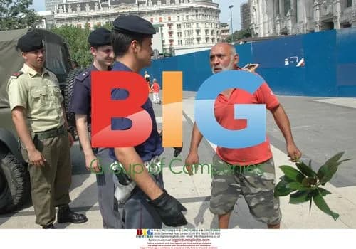 Berlusconi Deploys Troops in Milan