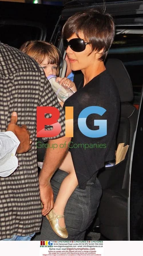 Katie Holmes & Suri at Little Mermaid
