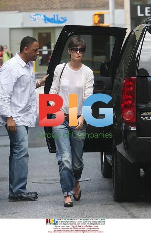 Katie Holmes Arrives at Rehearsals