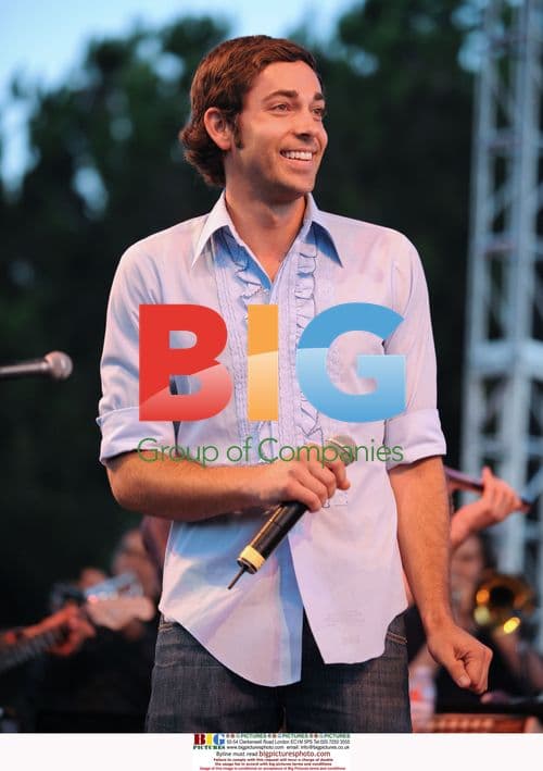 Zachary Levi at 'Netflix LIVE' Concert