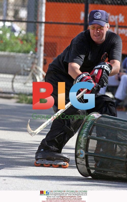 Tim Robbins Plays Roller Hockey