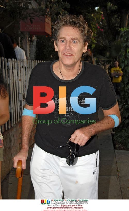 Jeff Conaway dances with fans outside The Ivy