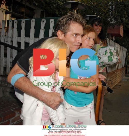 Jeff Conaway poses with fans in LA