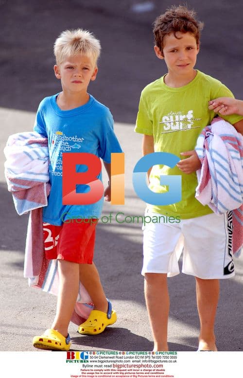 Duke of Palma water skiing with family