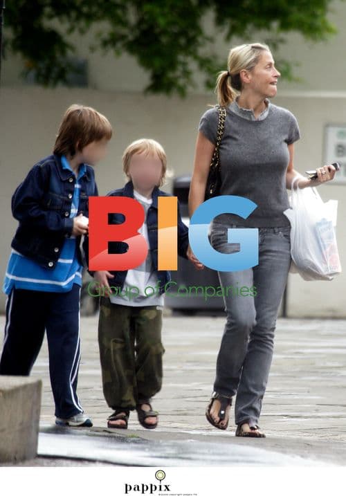 Nicole Appleton with Oasis 'Mini' Boys