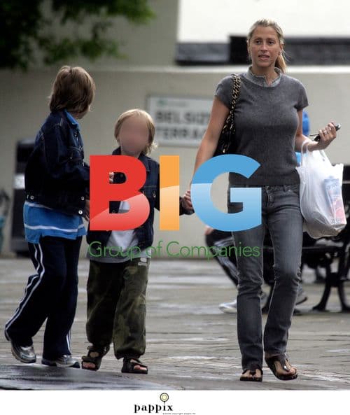 Nicole Appleton with 'Oasis Boys'