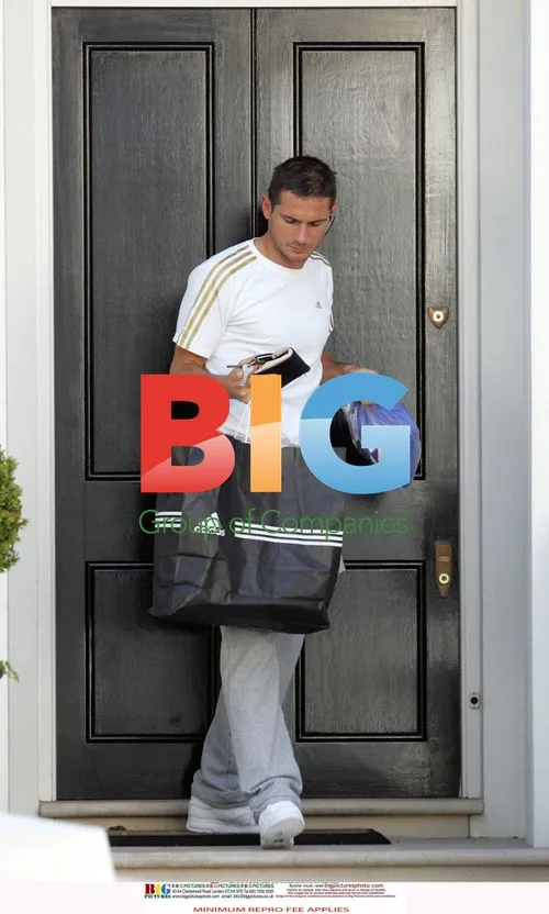 Frank Lampard Leaves Home for Training