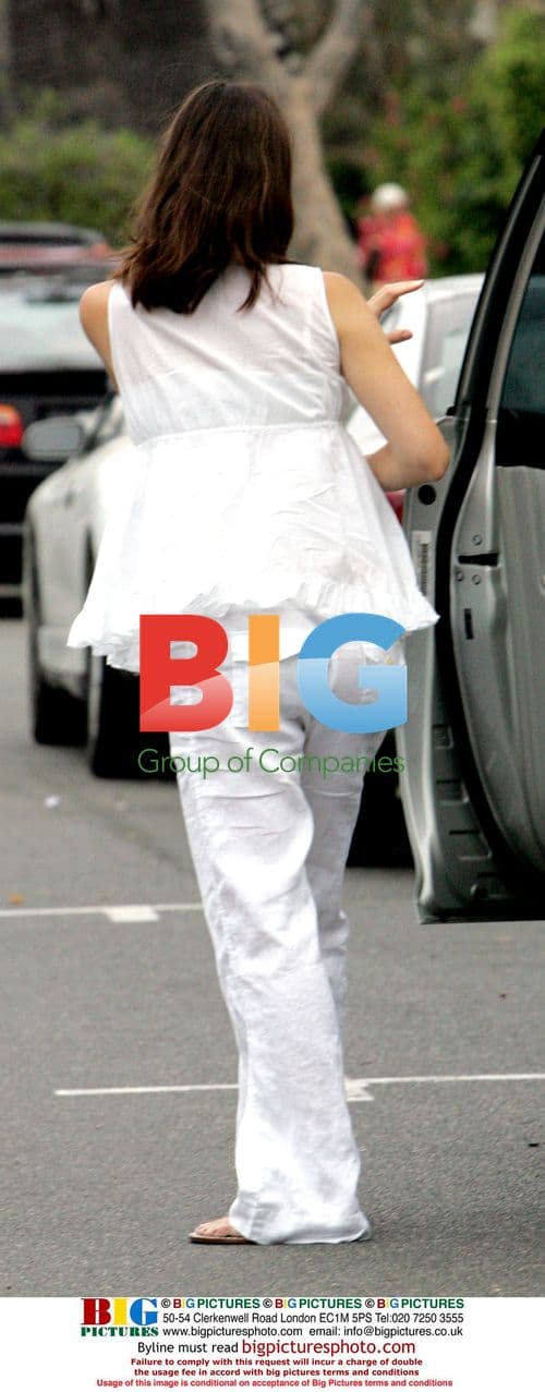 Jennifer Garner in White Outfit