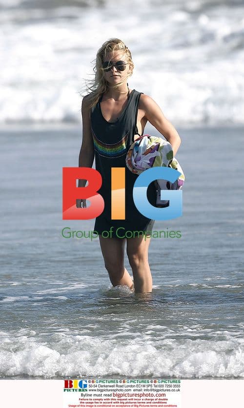 Kate Hudson and Family at Malibu Beach