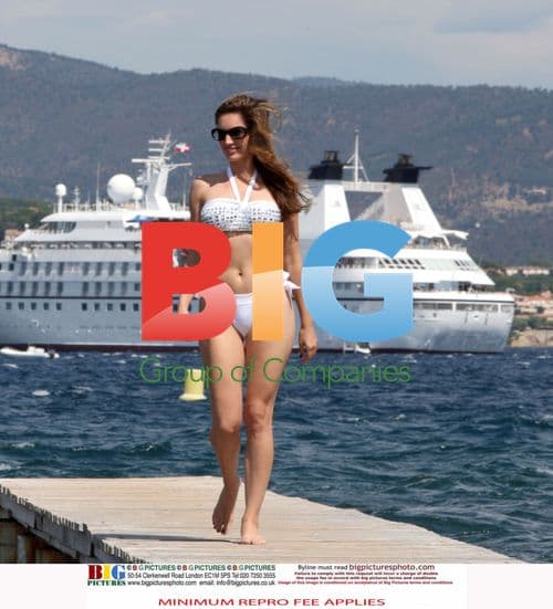 Kelly Brook Holiday in St Tropez