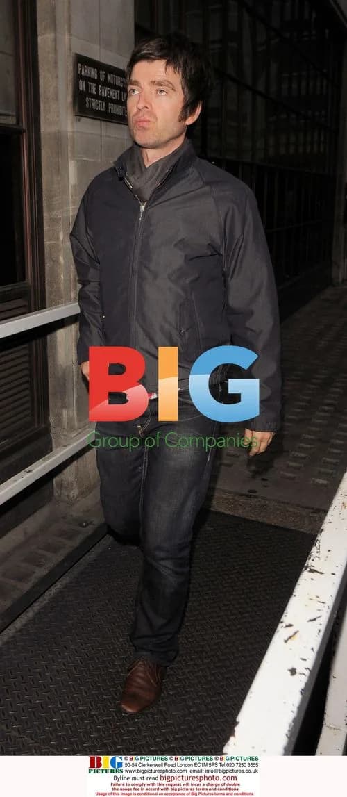 Noel Gallagher Arrives at Radio One