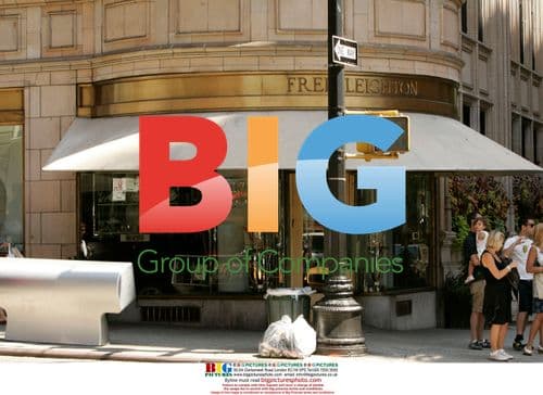 Jennifer Aniston Shopping in NYC