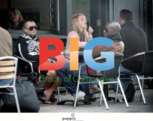 Julian MacDonald enjoys lunch with partner and dog