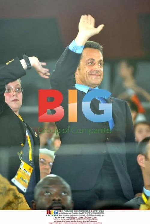 Sarkozy waves at Beijing 2008 Olympics