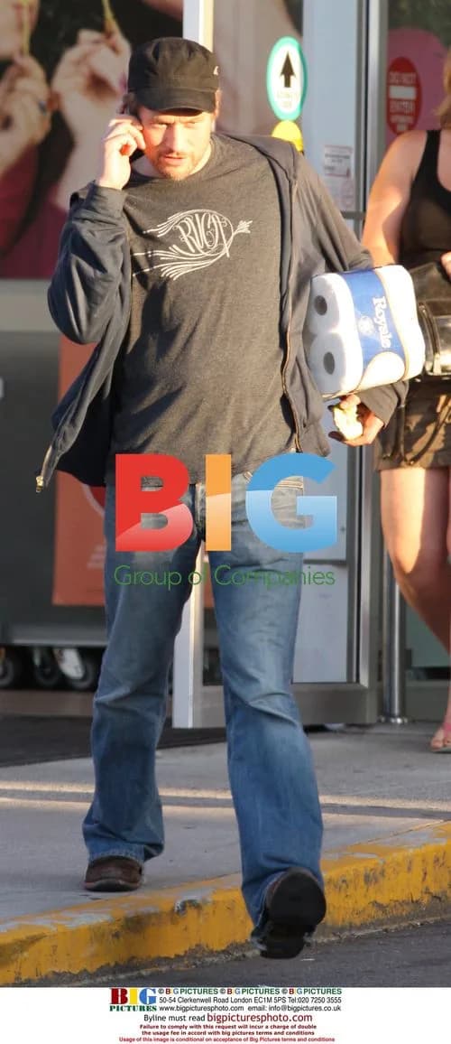 James Tupper and Anne Heche shopping