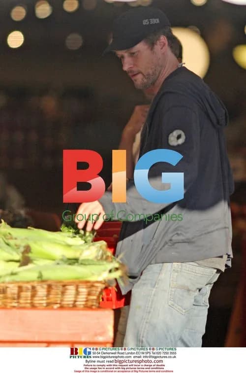 James Tupper and Anne Heche Shopping
