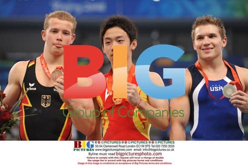 Zou Kai Wins Gold Medal in Horizontal Bar