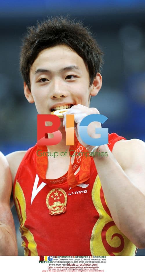 Zou Kai wins Horizontal Bar gold at Beijing 2008