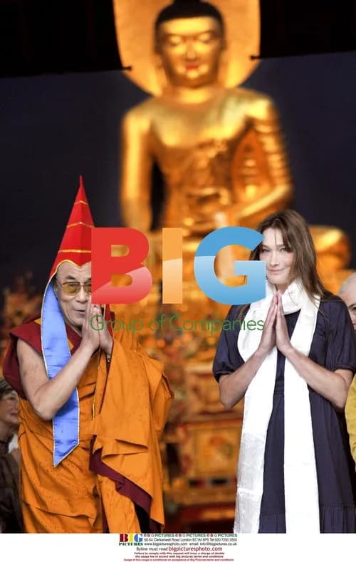 Carla Bruni-Sarkozy visits Buddhist temple with Dalai Lama