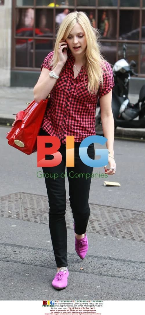 Fearne Cotton leaves Radio 1 in pink shoes