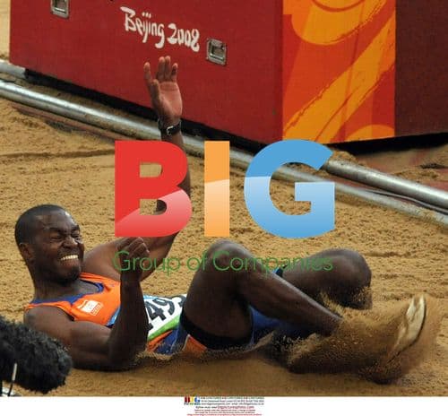 Martineau Lands in Sand During Decathlon