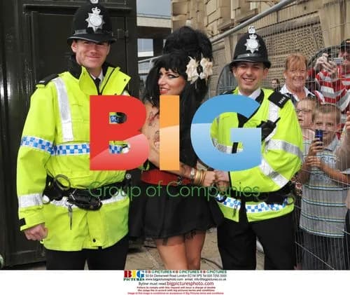 Amy Winehouse Tribute Band Performance