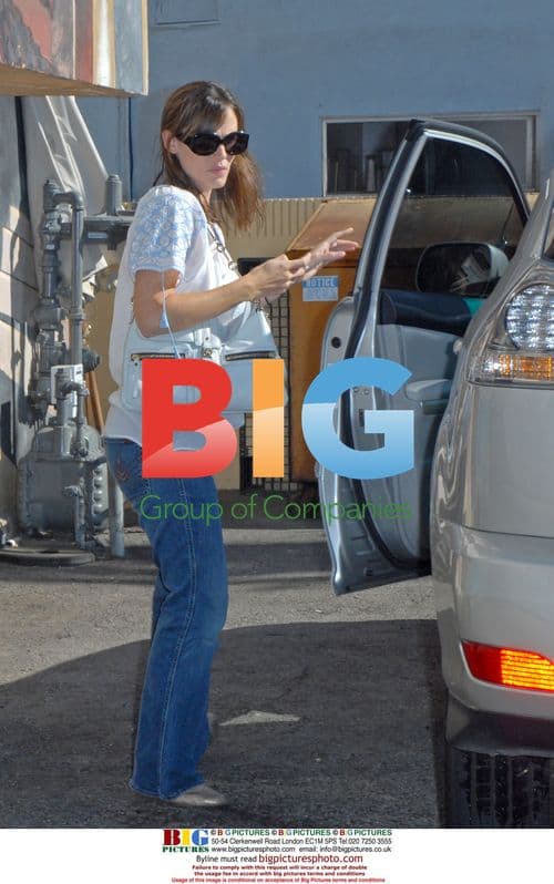 Jennifer Garner and Victor Garber meet at Orso Restaurant