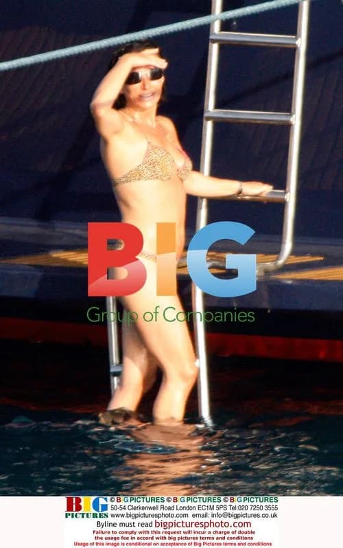 Nancy Dell'Olio enjoys yacht vacation in Greece
