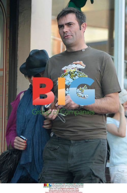 Melanie Chisholm goes out on Hampstead high street