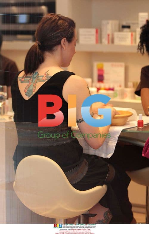 Mel C gets nails done, meets boyfriend