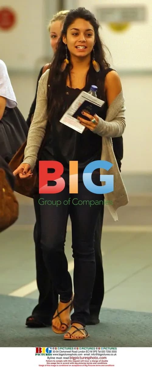 Vanessa Hudgens Arrives au Natural