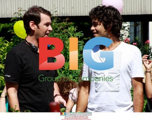 Adrian Grenier on 'Entourage' set