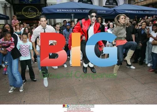 Michael Jackson impersonator Navi performs 'Thriller'