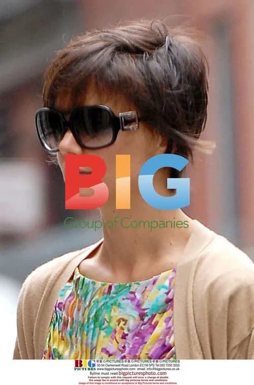 Katie Holmes Arrives for Rehearsals in NYC