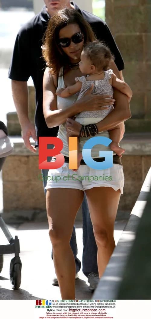 Halle Berry takes baby Nahla to LA Zoo
