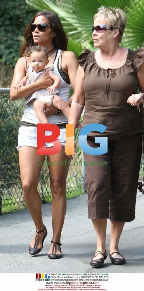 Halle Berry takes baby Nahla to LA Zoo