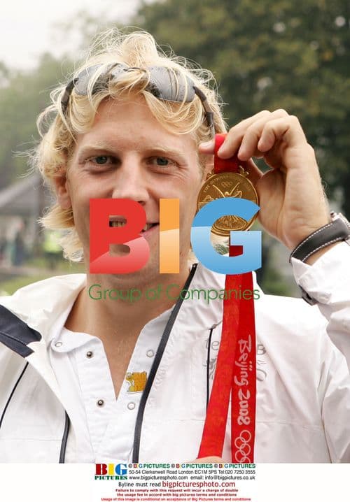 Emma Barton & Hodge start British Duck Race