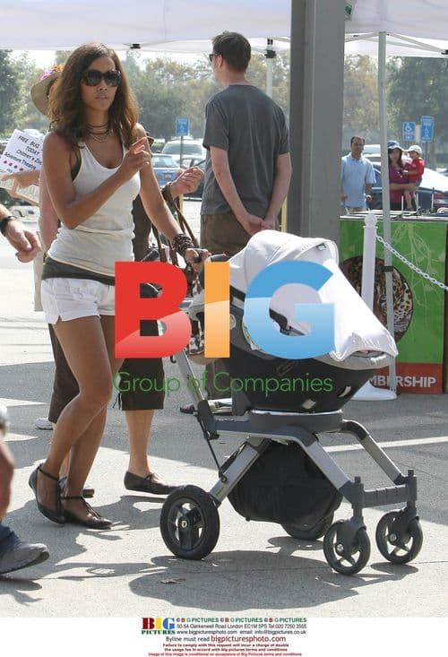 Halle Berry out with daughter