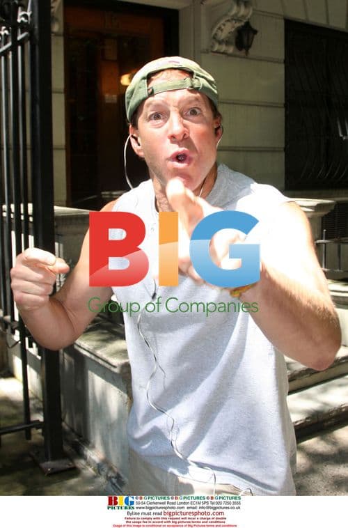 Steve Guttenberg Clash With Paparazzi