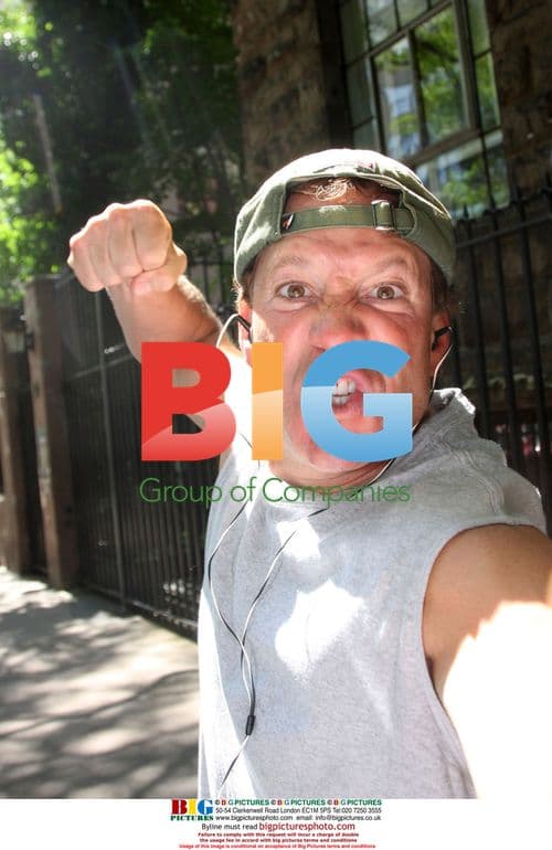 Steve Guttenberg Attacks Paparazzi