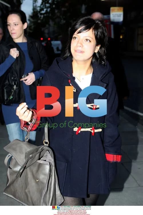 Lily Allen Shopping in London