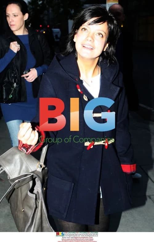Lily Allen Shopping in London