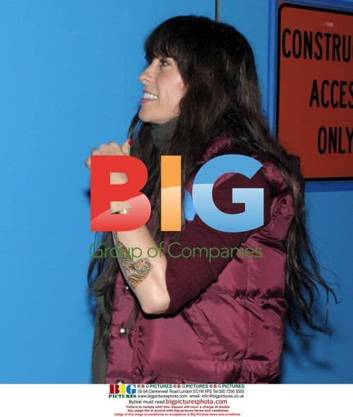 Alanis Morissette Departs LAX