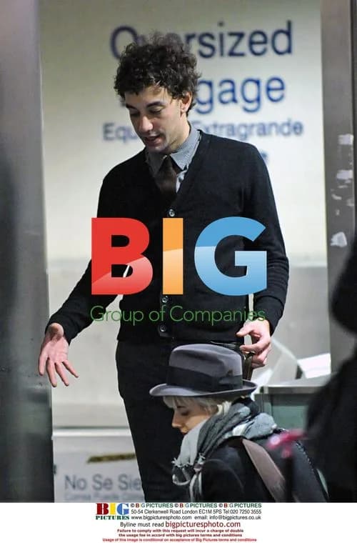 Agyness Deyn and Albert Hammond Jr arrive at LAX