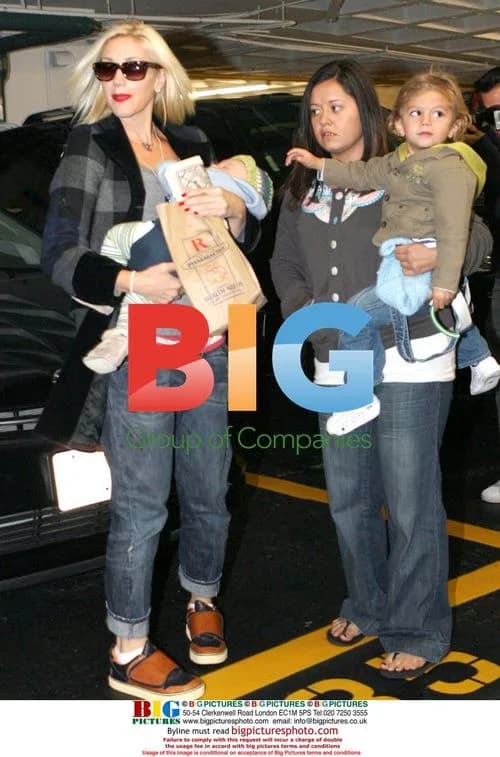 Gwen Stefani and sons leaving Doctor's appointment