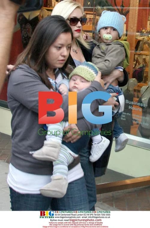 Gwen Stefani with sons leaving doctor's appointment