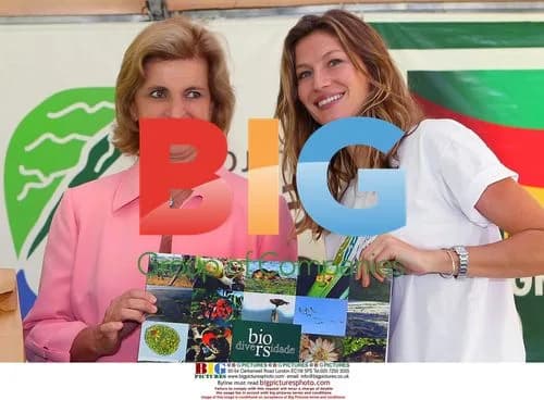 Gisele Bundchen and Governor Present Clear Water Project