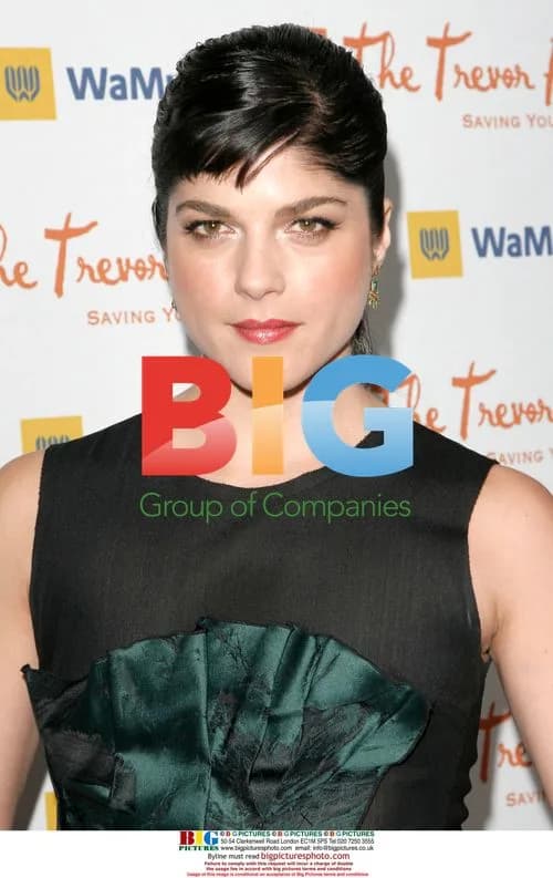 Selma Blair at The 11th Annual Cracked Xmas